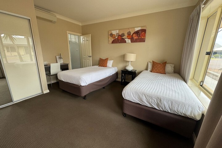 Room 2 of 20