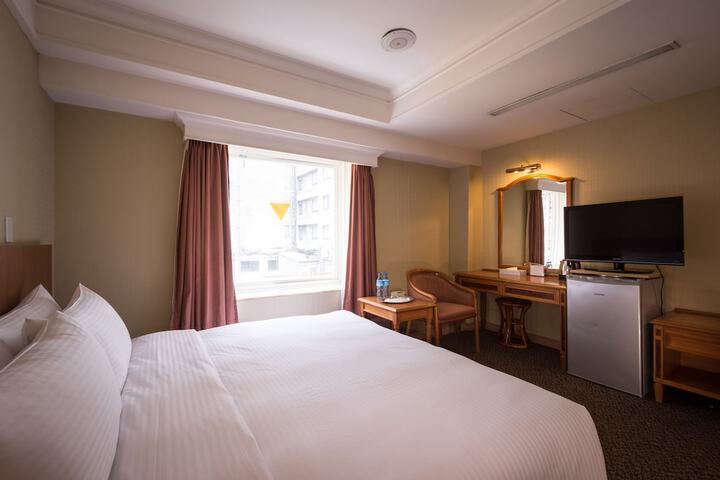 Room 4 of 30