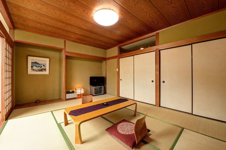 Room 26 of 99