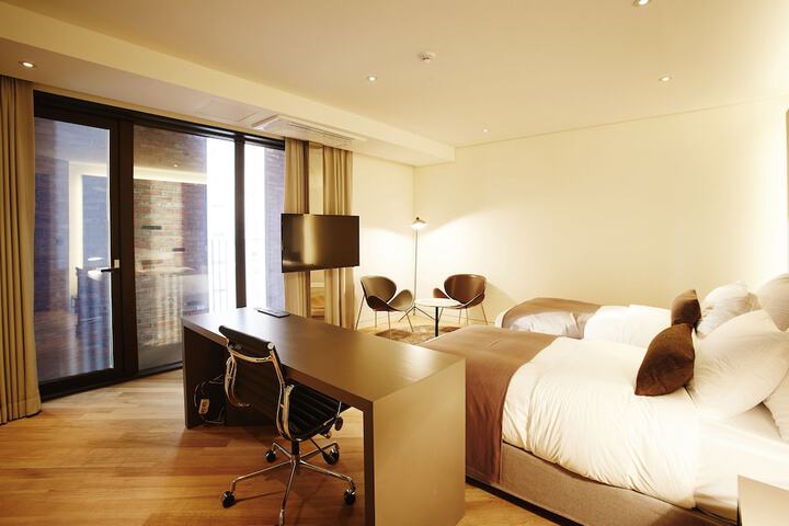 Room 6 of 64