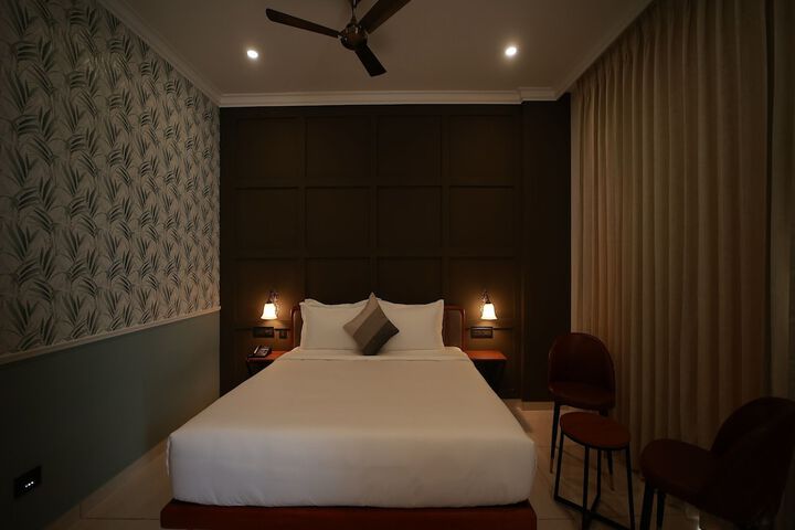 Room 5 of 49