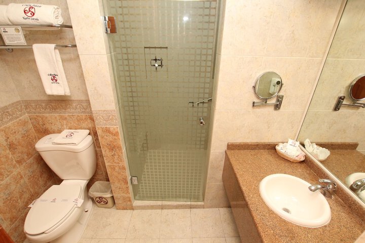 Room 12 of 18