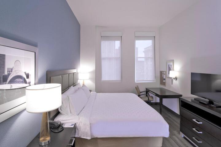 1 King Studio Suite (3 of 8)