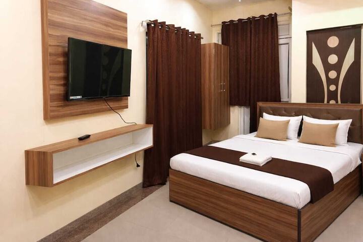 Room 15 of 19