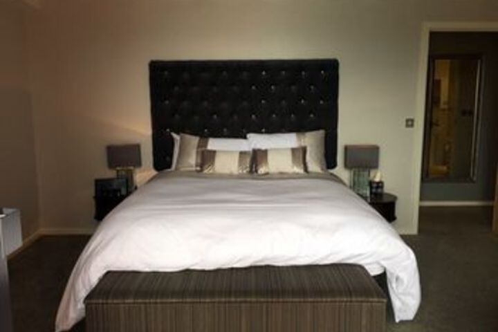 Room 4 of 34