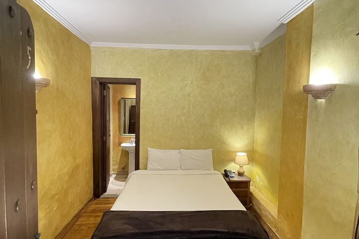 Room 6 of 36