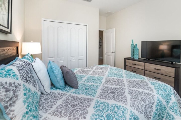 Room 9 of 31