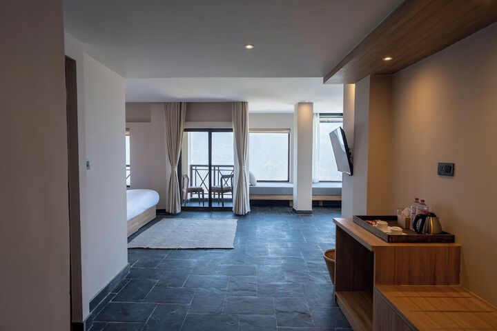 Room 20 of 132