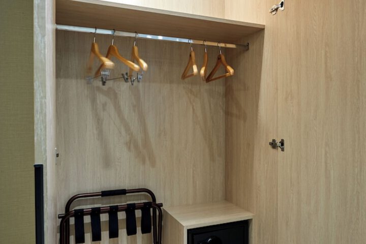 Room 49 of 121