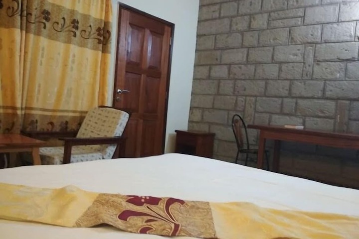 Room 5 of 40