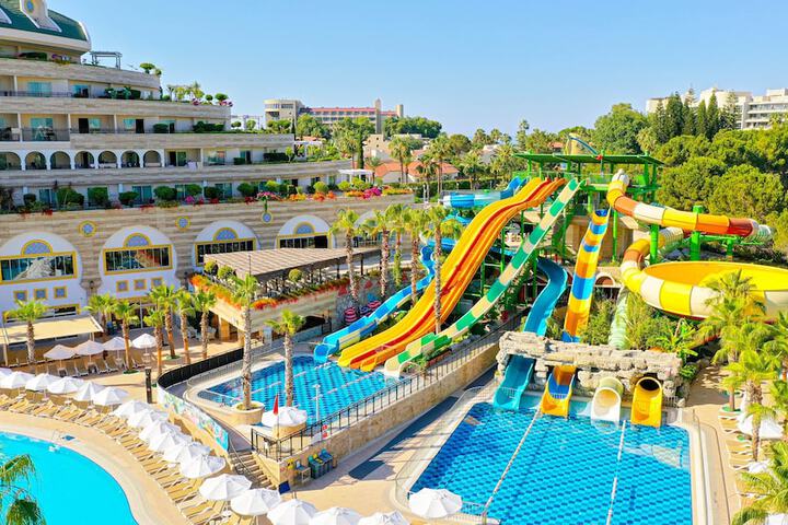 Pool Hotel