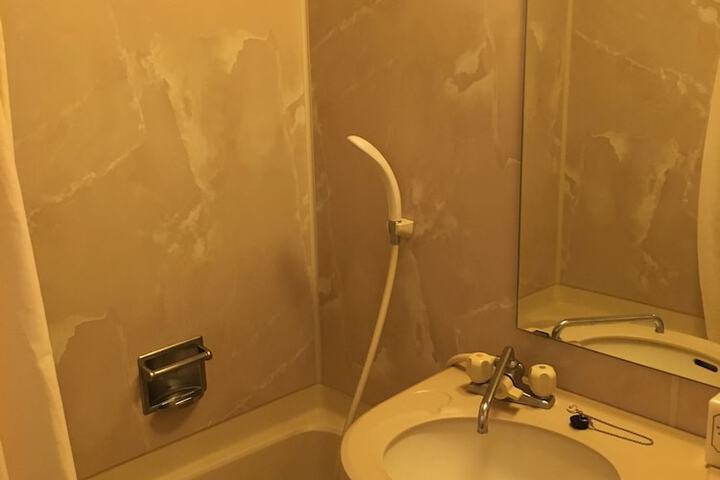 Room 25 of 51