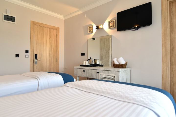Room 2 of 19