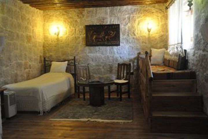 Room 14 of 21