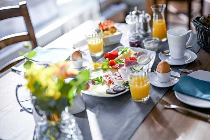 Breakfast/Coffee Service 28 of 44