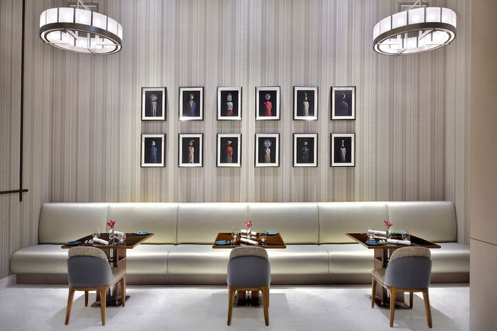 Dining 49 of 76