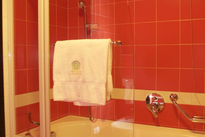 Jetted tub