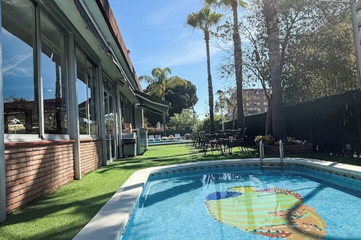 Hotel with Pool