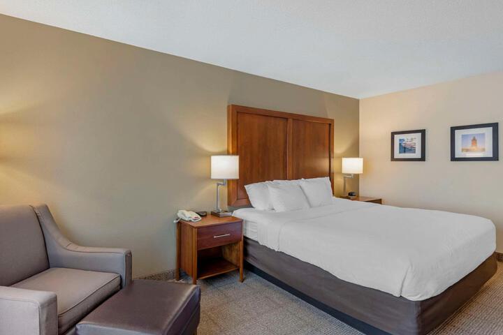 1 King Bed (7 of 12)