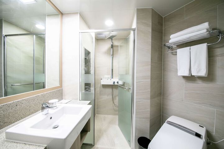 Room 20 of 29