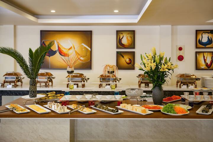 Dining 85 of 109