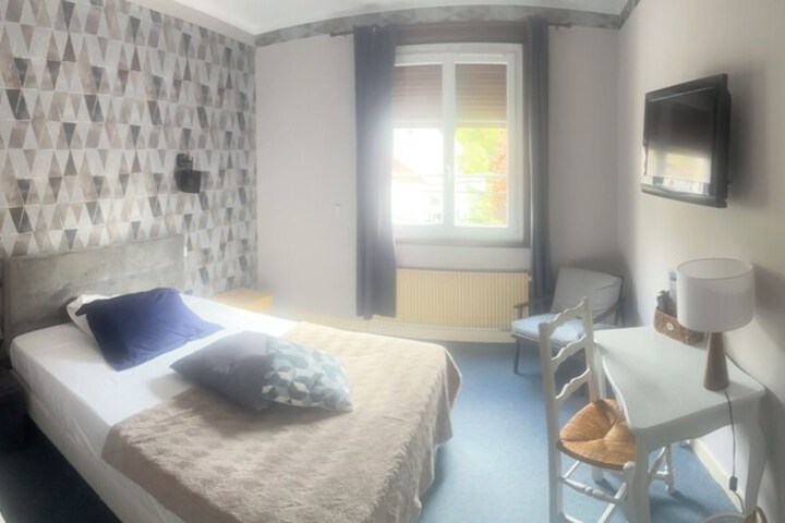 Room 13 of 23