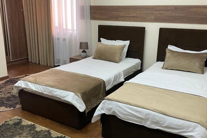 Room 16 of 33