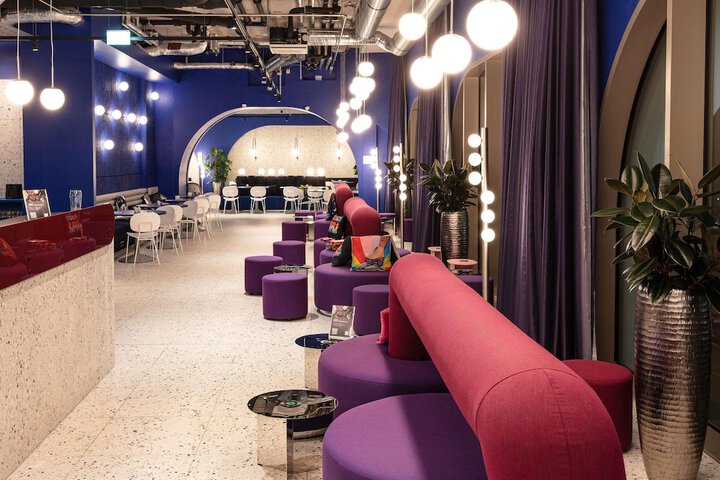 Lounge 55 of 65