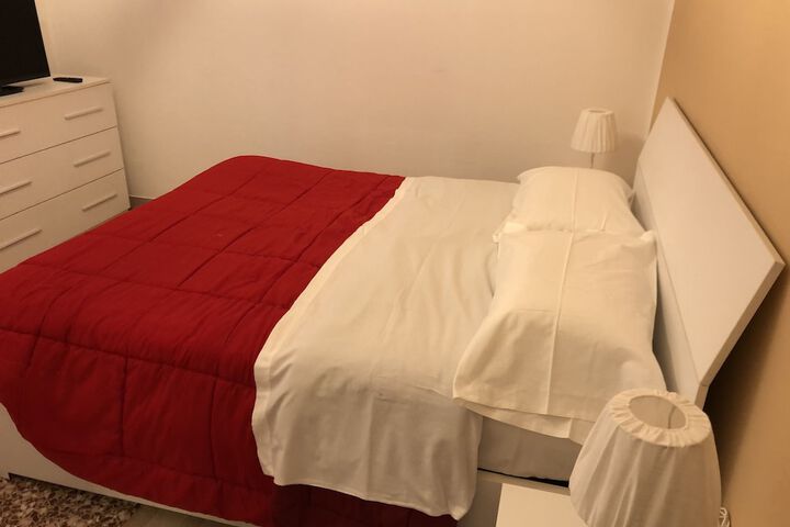 Room 4 of 43