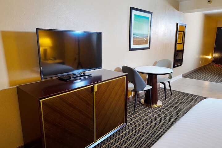 Room 23 of 73