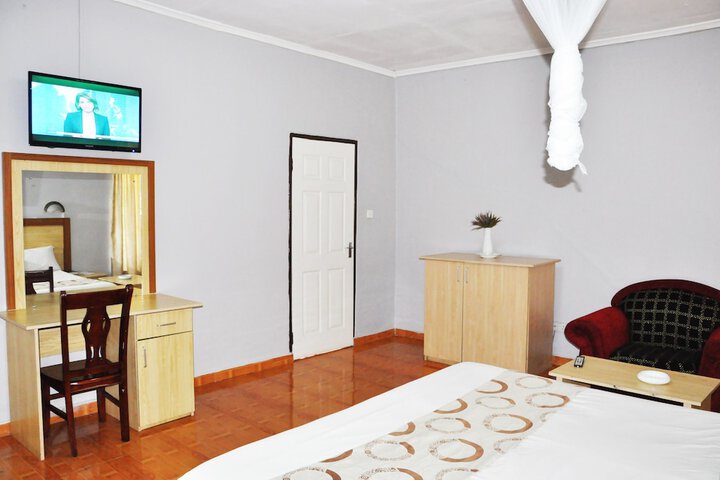 Room 14 of 26