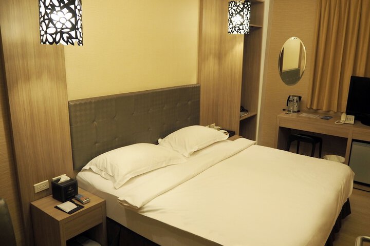 Room 13 of 65