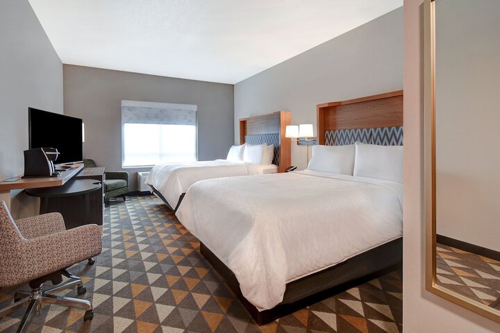 Premium 2 Queen Beds (18 of 18)