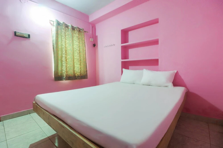 Room 3 of 12