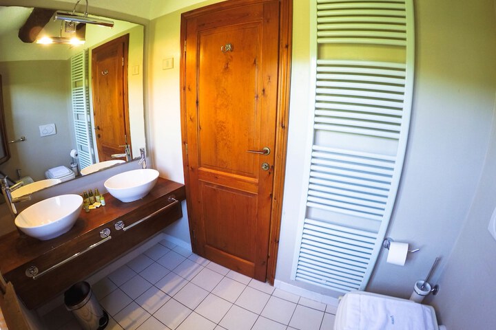 Room 136 of 175