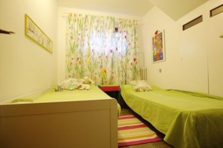 Room 7 of 20