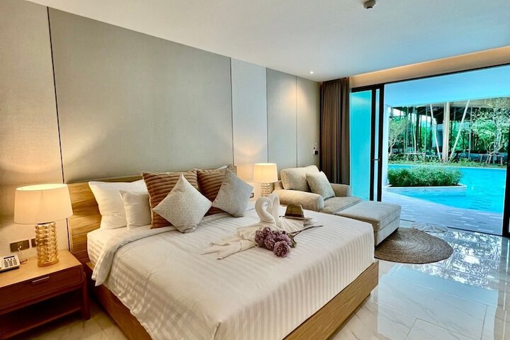Room 40 of 165