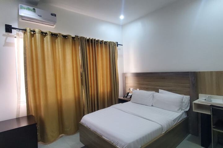 Room 28 of 66