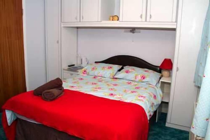 Room 27 of 61