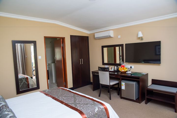 Room 9 of 55