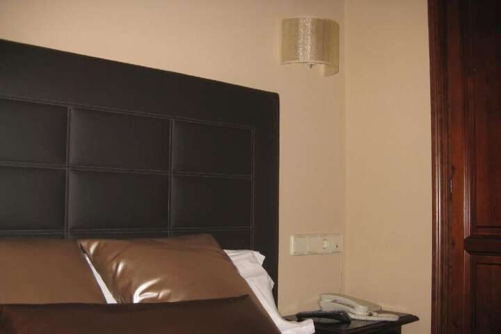 Room 17 of 49