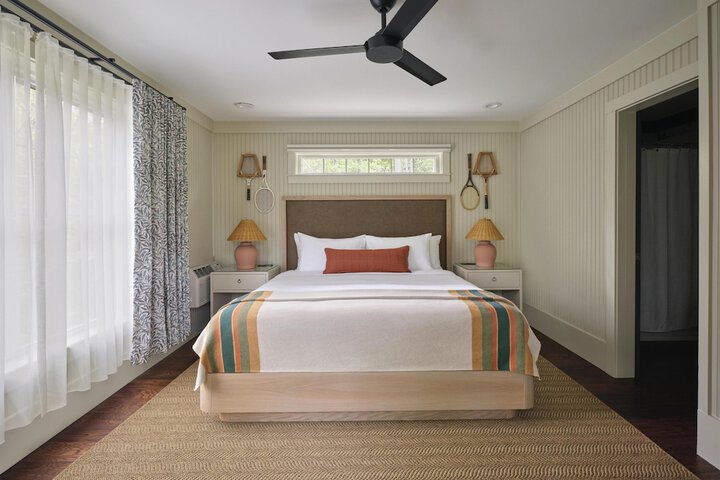 Room 74 of 203