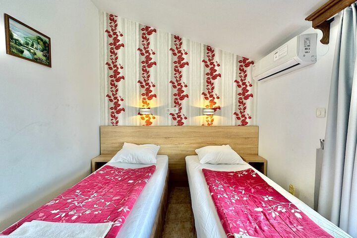 Room 34 of 85