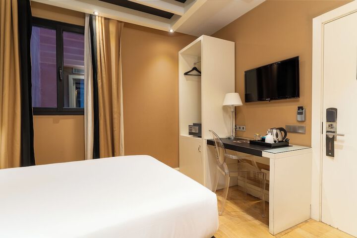 Room 15 of 94