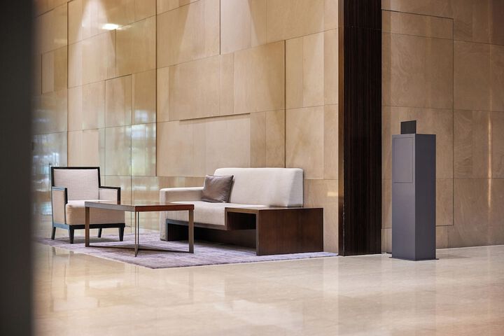 Entrance & Lobby