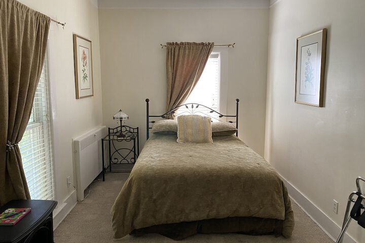 Room 6 of 65