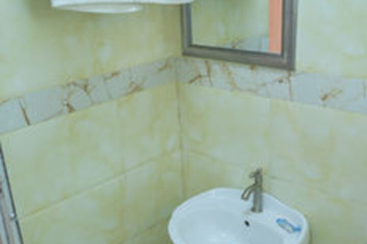 Room 3 of 27