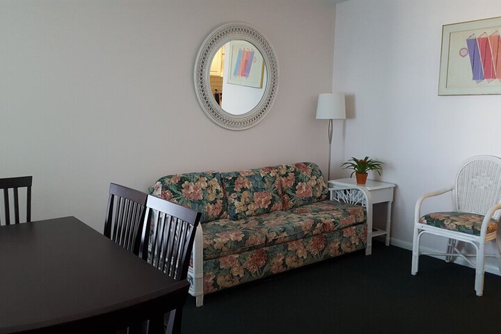 Room 15 of 34