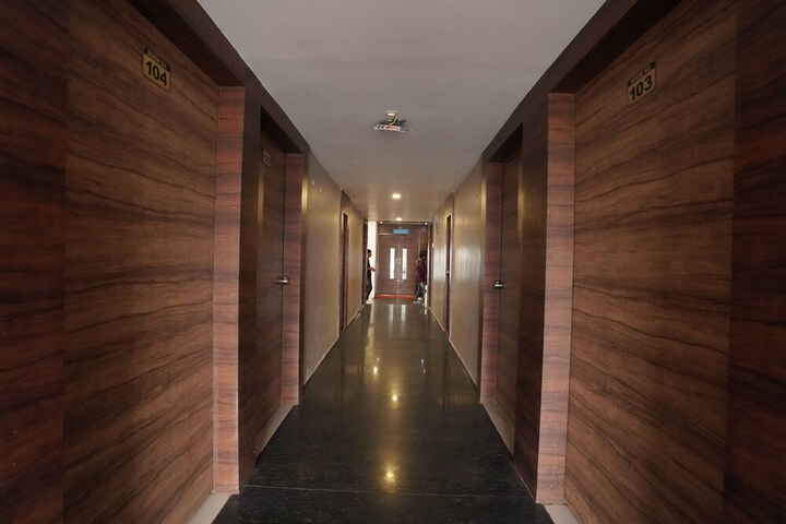 Hotel Interior 4 of 27