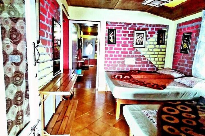 Room 42 of 195